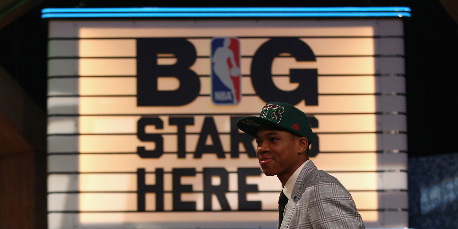 Giannis Antetokounmpo 2013 NBA Draftı'nda 15. sırada seçilmişti.