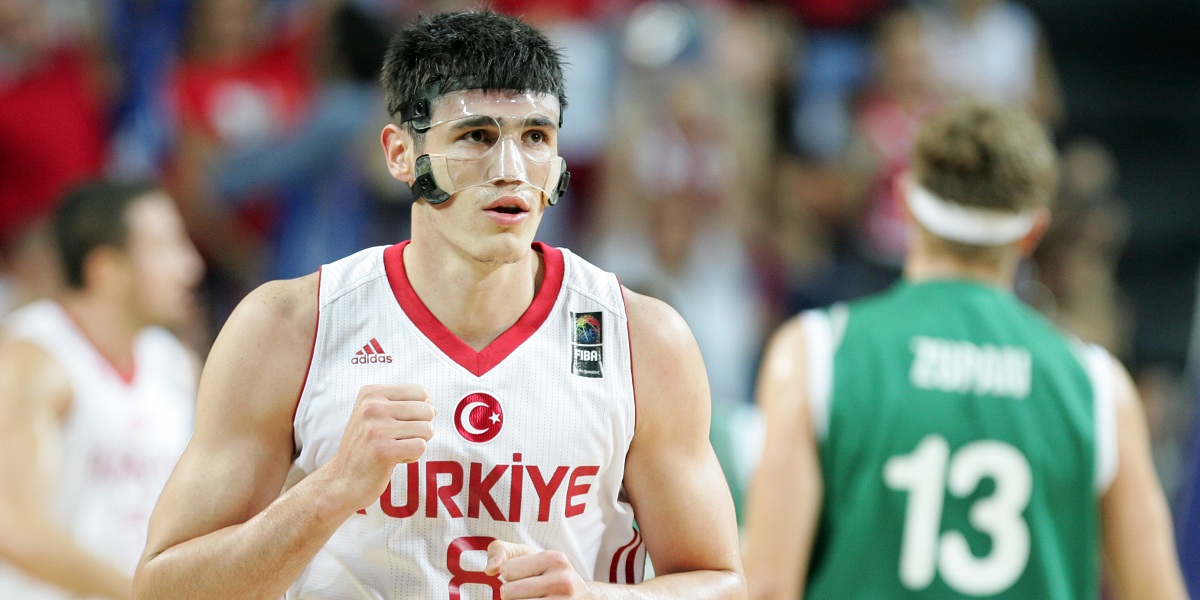 https://eski.socratesdergi.com/wp-content/uploads/2015/09/ersan-ilyasova.jpg