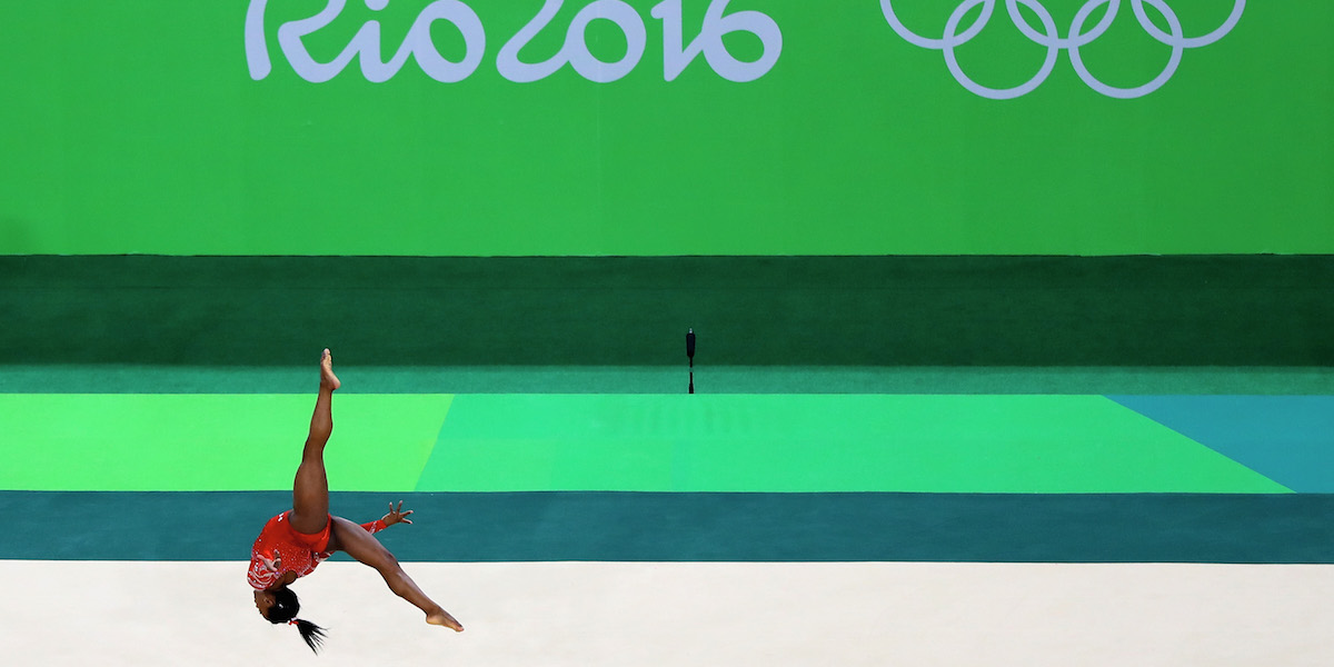 https://eski.socratesdergi.com/wp-content/uploads/2016/08/simone-biles.jpg