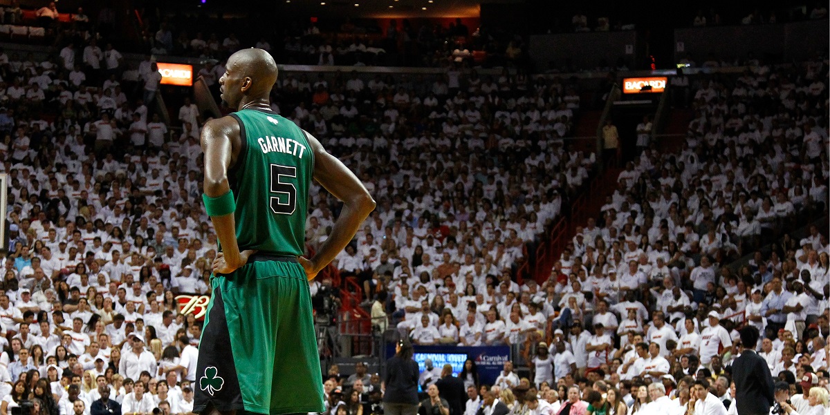 https://eski.socratesdergi.com/wp-content/uploads/2016/09/KEvin-Garnett-Boston-1.jpg