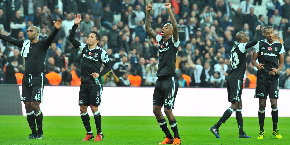 https://eski.socratesdergi.com/wp-content/uploads/2017/06/Ryan-Babel-Adriano-Anderson-Talisca-Atiba-Hutchinson-Marcelo.jpg