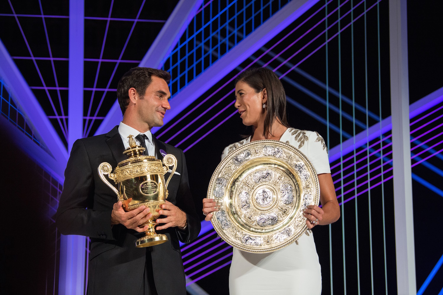 https://eski.socratesdergi.com/wp-content/uploads/2017/07/federer-muguruza.jpg