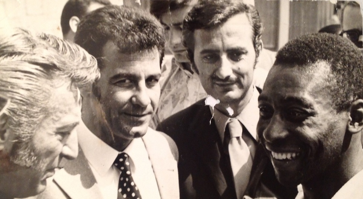 https://eski.socratesdergi.com/wp-content/uploads/2017/09/metin-oktay-pele.jpg