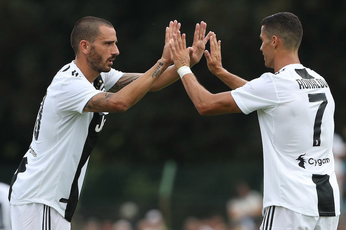 https://eski.socratesdergi.com/wp-content/uploads/2018/08/Leonardo-Bonucci-Cristiano-Ronaldo-Juventus.jpg