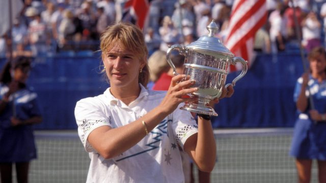 https://eski.socratesdergi.com/wp-content/uploads/2019/06/Steffi-Graf-gewann-1988-bei-den-US-Open1538398335844graf-golden-slam-106__v-16x9@2dXL_-77ed5d09bafd4e3cf6a5a0264e5e16ea35f14925-640x360.jpg